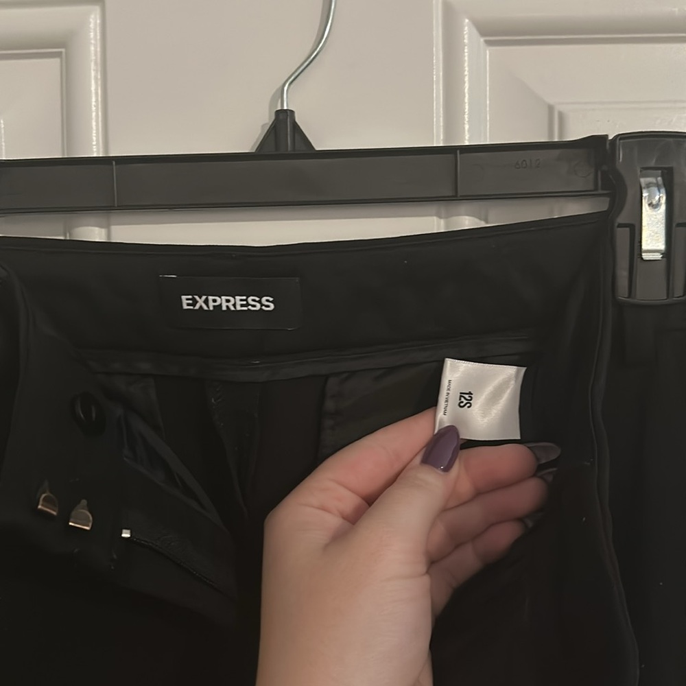Express 12 Short Slacks - Picture 3 of 3